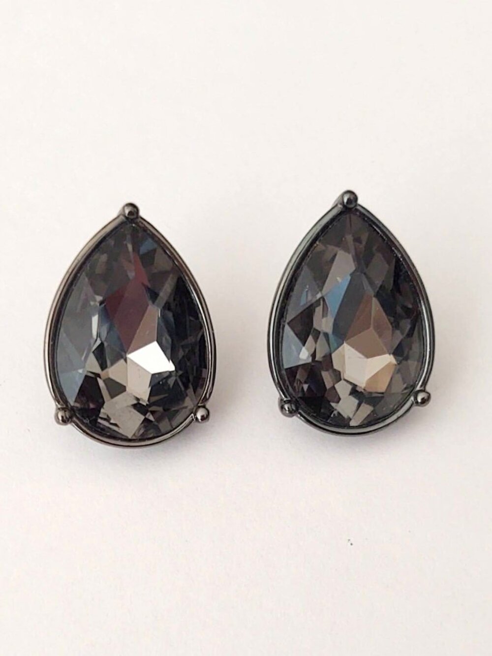 Teardrop faceted gray glass earrings